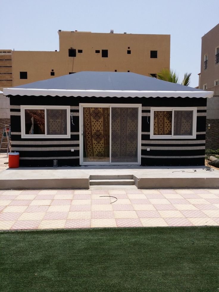 تغيير وتلبيس قماش المظلات والبرجولات وبيوت الشعر في حي الزايدي بمكة